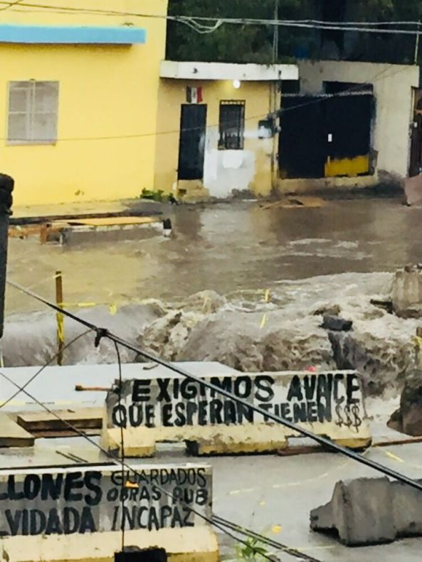 lIBER-AGUA Socavón de drenaje pluvial en construcción, Col. Santa Lucía (Foto Luis Marroquín) (1)