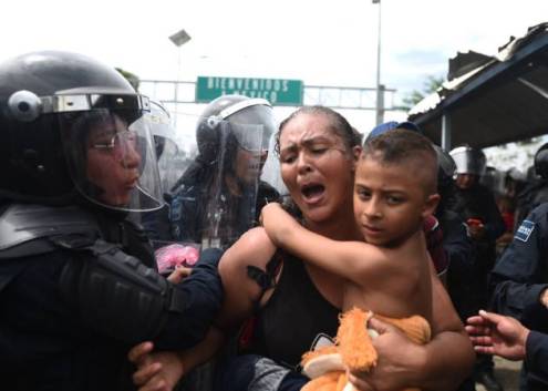 LILA-caravana mujer y niño