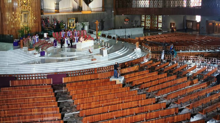 OLVERA-Iglesia-misa digital-Basilica